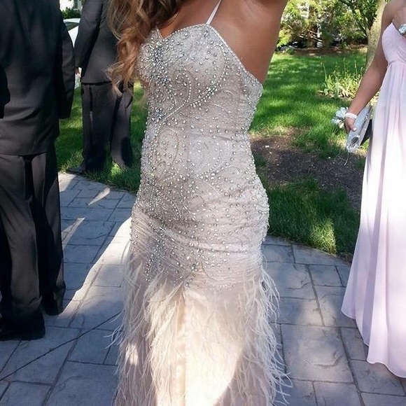 Prom dress - Picture 2 of 6